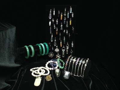 Crystal, Gemstone & Semi-precious Gem Jewelry: Earrings, Necklaces, Pendants, Bracelets, Rings…
